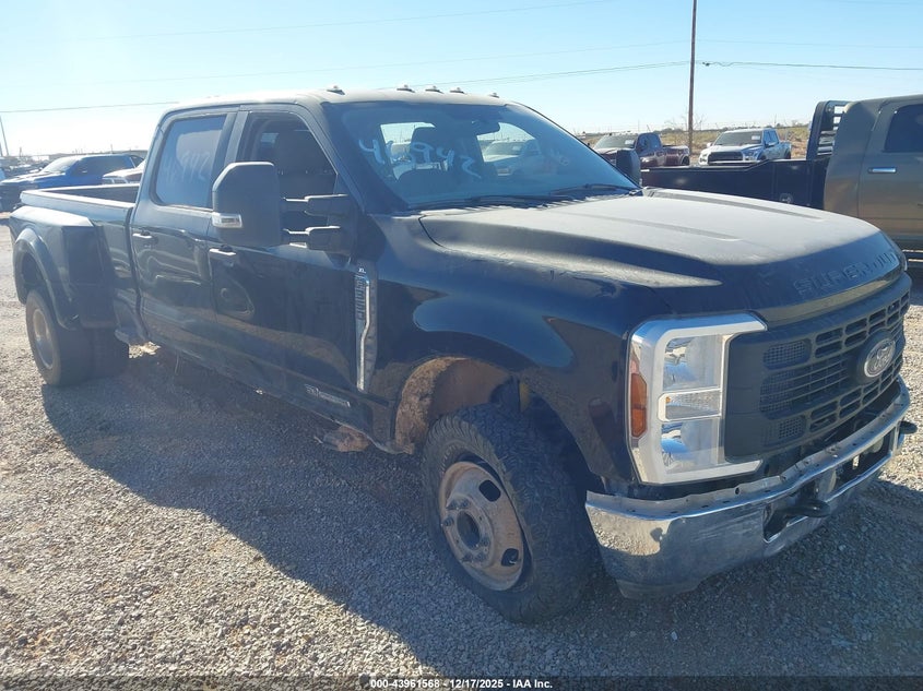 2024 Ford F-350 VIN 1FT8W3DT5RED56838 IAAI salvage auction — FRONT & REAR, Salvage (Texas), sold $11,000 on 2026-07-29 (photo 1)