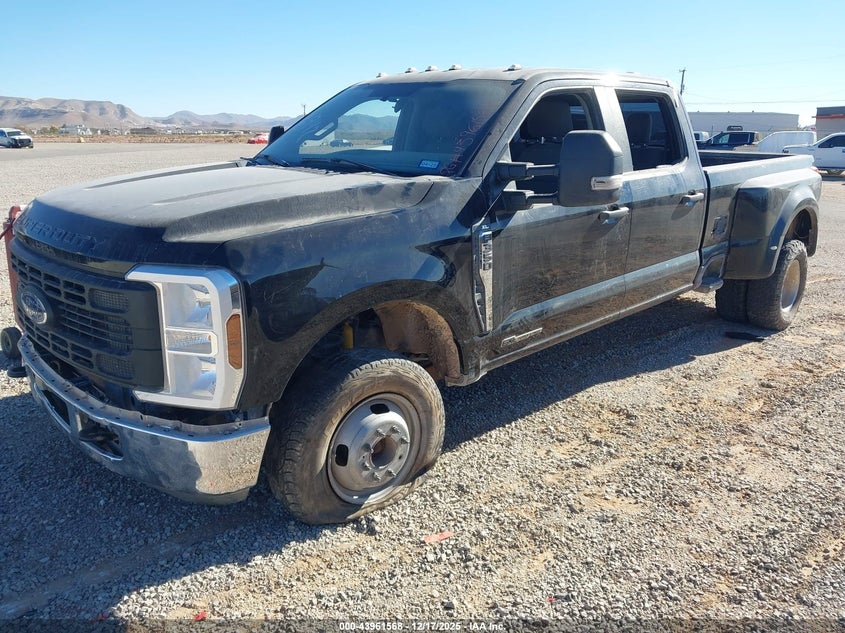 2024 Ford F-350 VIN 1FT8W3DT5RED56838 IAAI salvage auction — FRONT & REAR, Salvage (Texas), sold $11,000 on 2026-07-29 (photo 2)
