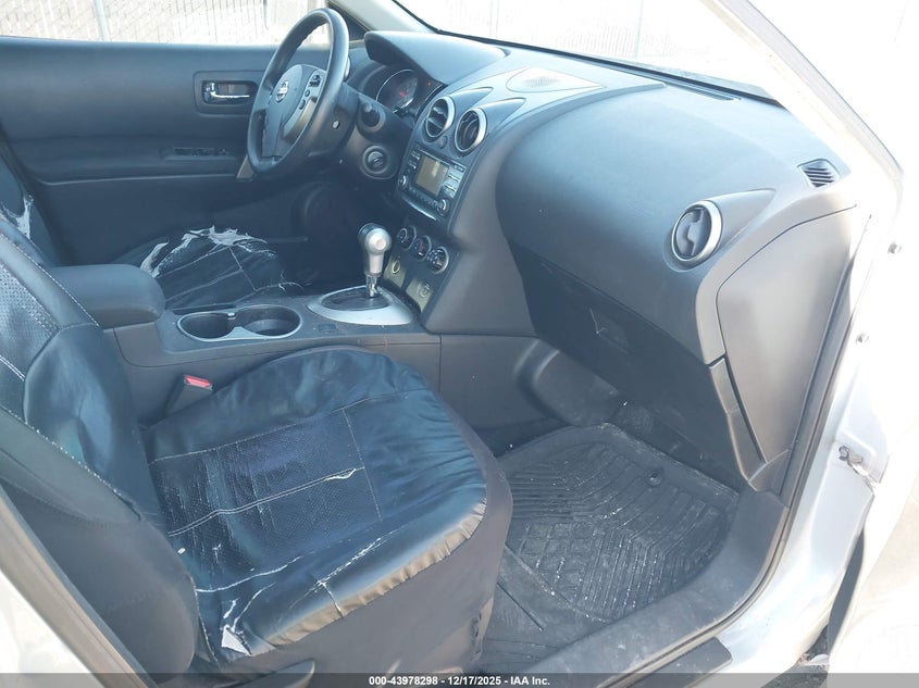 2015 Nissan Rogue VIN JN8AS5MV2FW256748 IAAI salvage auction — NORMAL WEAR, Regular (Nevada), sold $125 on 2026-07-10 (photo 5)