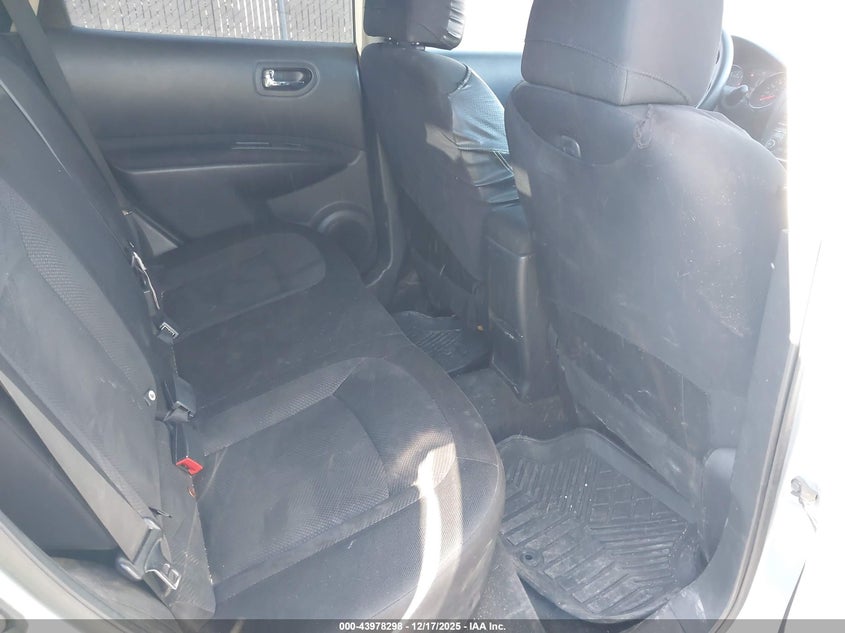 2015 Nissan Rogue VIN JN8AS5MV2FW256748 IAAI salvage auction — NORMAL WEAR, Regular (Nevada), sold $125 on 2026-07-10 (photo 8)