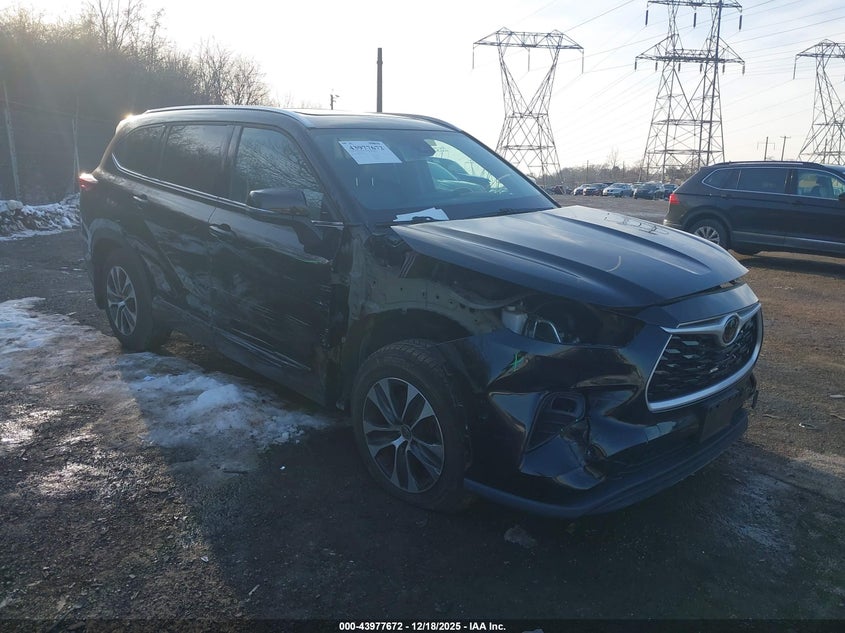 2021 Toyota Highlander VIN 5TDGZRBH7MS136009 IAAI salvage auction — FRONT END, Salvage (New Jersey), sold $14,100 on 2026-07-10 (photo 1)