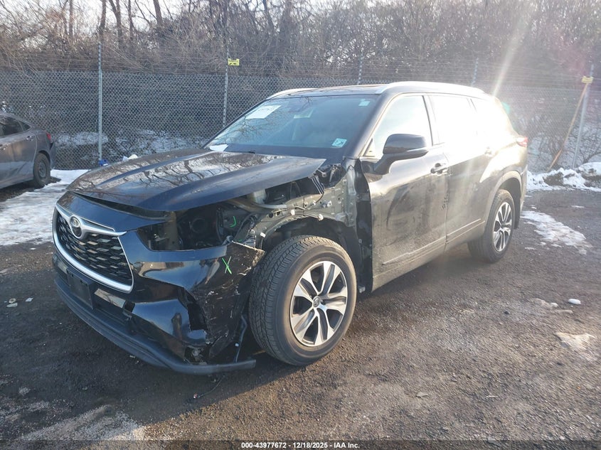 2021 Toyota Highlander VIN 5TDGZRBH7MS136009 IAAI salvage auction — FRONT END, Salvage (New Jersey), sold $14,100 on 2026-07-10 (photo 2)
