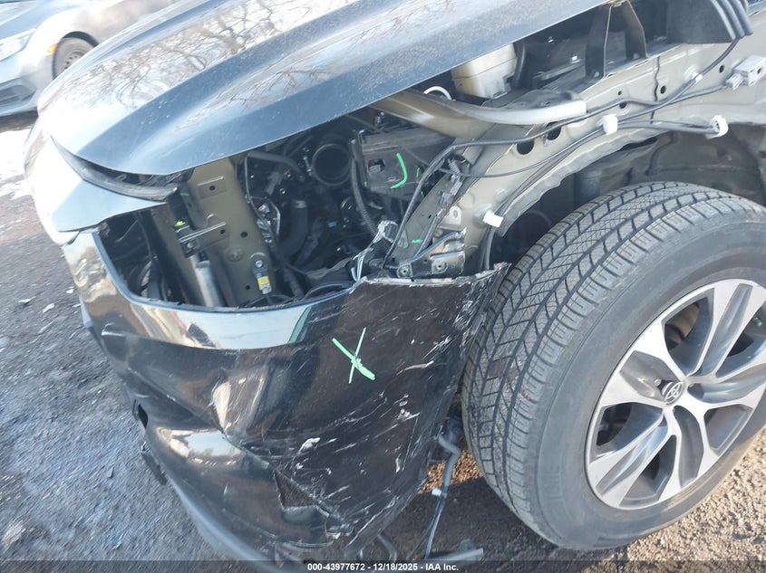 2021 Toyota Highlander VIN 5TDGZRBH7MS136009 IAAI salvage auction — FRONT END, Salvage (New Jersey), sold $14,100 on 2026-07-10 (photo 6)