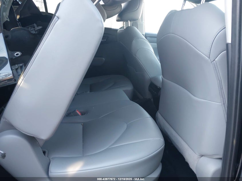 2021 Toyota Highlander VIN 5TDGZRBH7MS136009 IAAI salvage auction — FRONT END, Salvage (New Jersey), sold $14,100 on 2026-07-10 (photo 8)