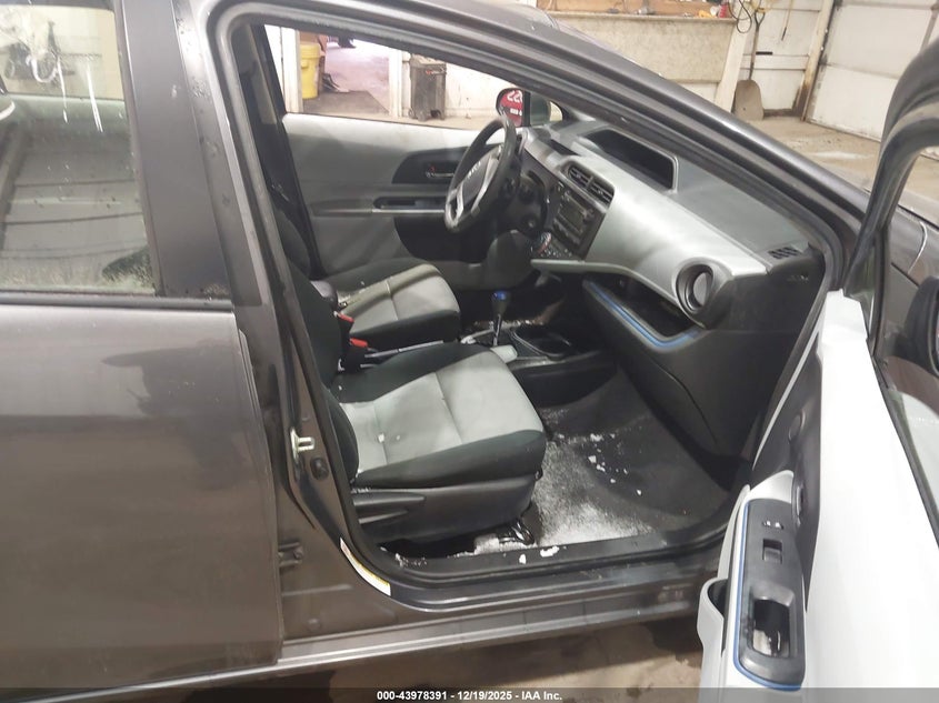 2012 Toyota Prius c VIN JTDKDTB3XC1526219 IAAI salvage auction — RIGHT FRONT, Salvage (Indiana), sold $400 on 2026-07-21 (photo 5)