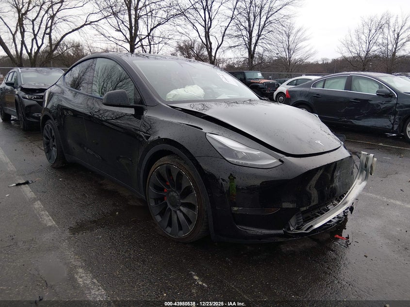 2022 Tesla Model y VIN 7SAYGDEF2NF380201 IAAI salvage auction — FRONT & REAR, Salvage Title, sold $7,425 on 2026-07-16 (photo 1)