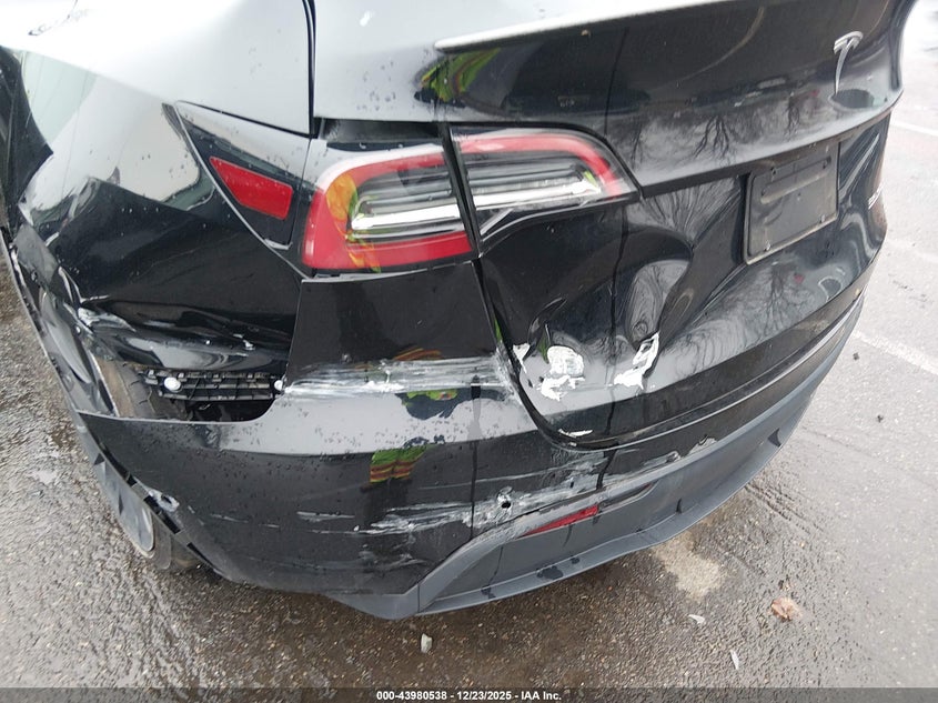 2022 Tesla Model y VIN 7SAYGDEF2NF380201 IAAI salvage auction — FRONT & REAR, Salvage Title, sold $7,425 on 2026-07-16 (photo 6)