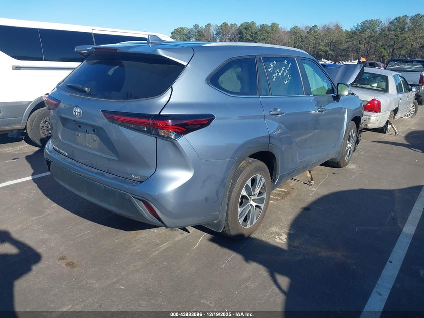 2024 Toyota Highlander VIN 5TDKDRAHXRS530959 IAAI salvage auction — FRONT END, Salvage (North Carolina), sold $9,000 on 2026-07-15 (photo 4)