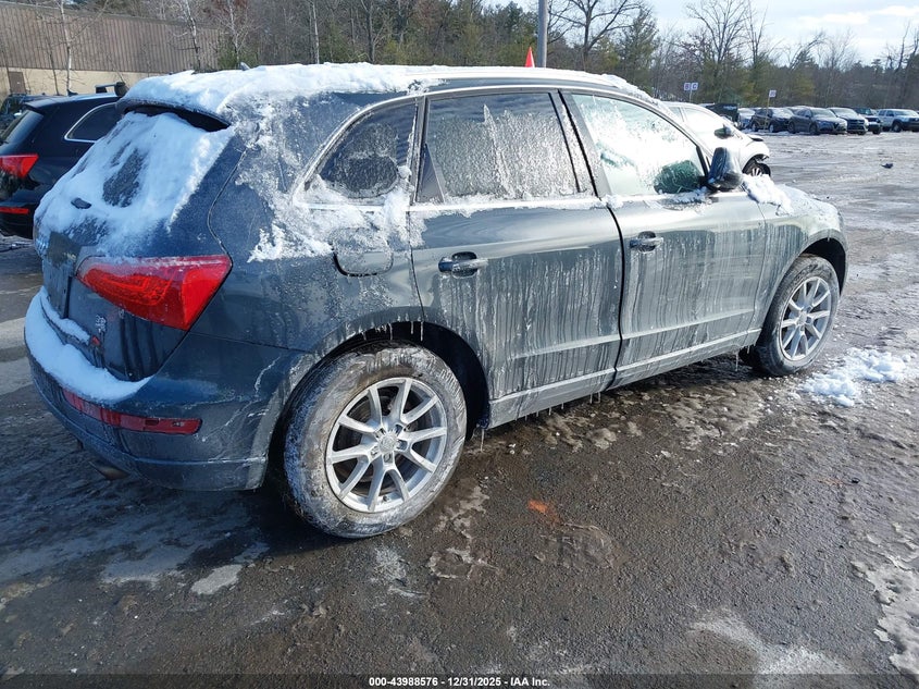 2010 Audi Q5 VIN WA1LKAFP8AA082812 IAAI salvage auction — RIGHT SIDE, Original (New Hampshire), sold $375 on 2026-07-08 (photo 4)