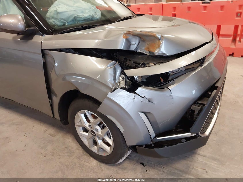 2025 Kia Soul VIN KNDJ23AUXS7966707 IAAI salvage auction — RIGHT SIDE, Salvage (Kentucky), sold $3,550 on 2026-07-29 (photo 6)