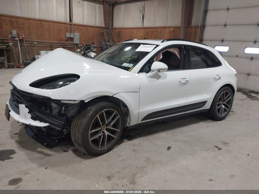 2025 Porsche Macan VIN WP1AA2A50SLB11865 IAAI salvage auction — RIGHT FRONT, Salvage Title, sold $10,600 on 2026-07-29 (photo 2)