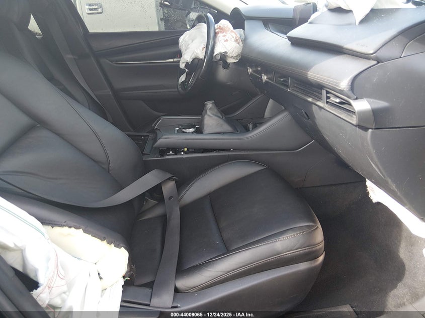 2021 Mazda 3 VIN JM1BPABL7M1330686 IAAI salvage auction — FRONT END, Salvage Title, sold $425 on 2026-07-24 (photo 5)