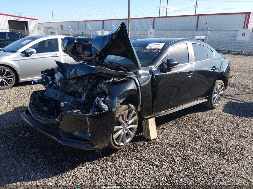 2021 Mazda 3 VIN JM1BPABL7M1330686 IAAI salvage auction — FRONT END, Salvage Title, sold $425 on 2026-07-24 (photo 2)