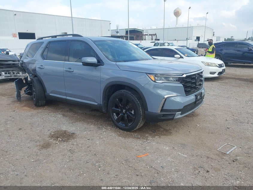 2025 Honda Pilot VIN 5FNYG2H74SB038086 IAAI salvage auction — RIGHT REAR, Salvage Title, sold $21,525 on 2026-07-23 (photo 1)