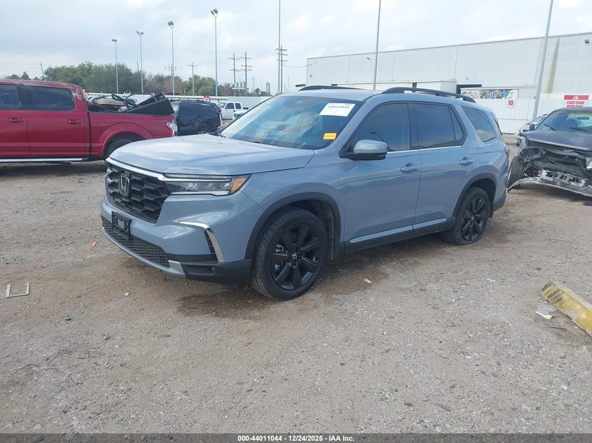 2025 Honda Pilot VIN 5FNYG2H74SB038086 IAAI salvage auction — REAR END, Salvage Title, sold $15,800 on 2026-07-21 (photo 2)