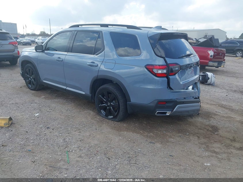 2025 Honda Pilot VIN 5FNYG2H74SB038086 IAAI salvage auction — REAR END, Salvage Title, sold $15,800 on 2026-07-21 (photo 3)