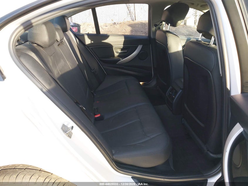 2015 BMW 3er VIN WBA3C3C52FP663810 IAAI salvage auction — FRONT END, Salvage Title, sold $425 on 2026-07-21 (photo 8)