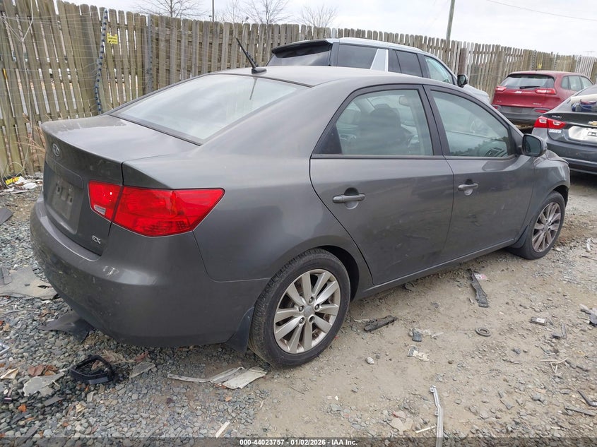 2013 Kia Forte VIN KNAFU4A25D5724424 IAAI salvage auction — FRONT END, Salvage (Pennsylvania), sold $375 on 2026-07-27 (photo 4)