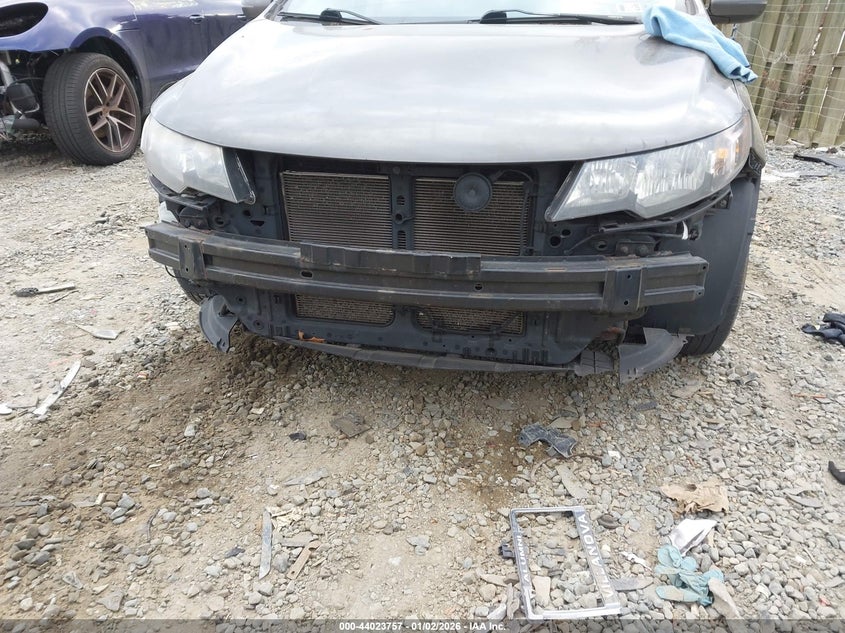 2013 Kia Forte VIN KNAFU4A25D5724424 IAAI salvage auction — FRONT END, Salvage (Pennsylvania), sold $375 on 2026-07-27 (photo 6)