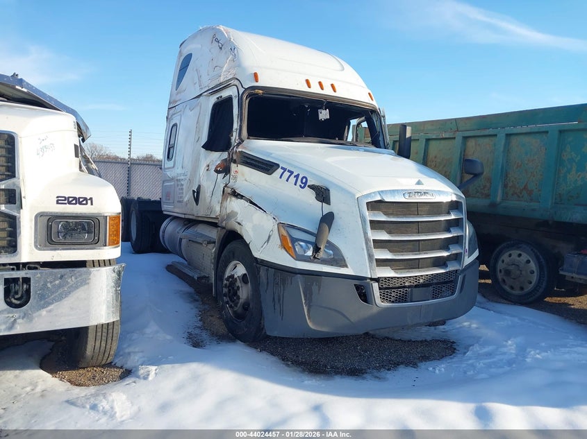 2021 Freightliner New cascadia 126 VIN 3AKJHHDR1MSMM0282 — IAAI salvage auction photo