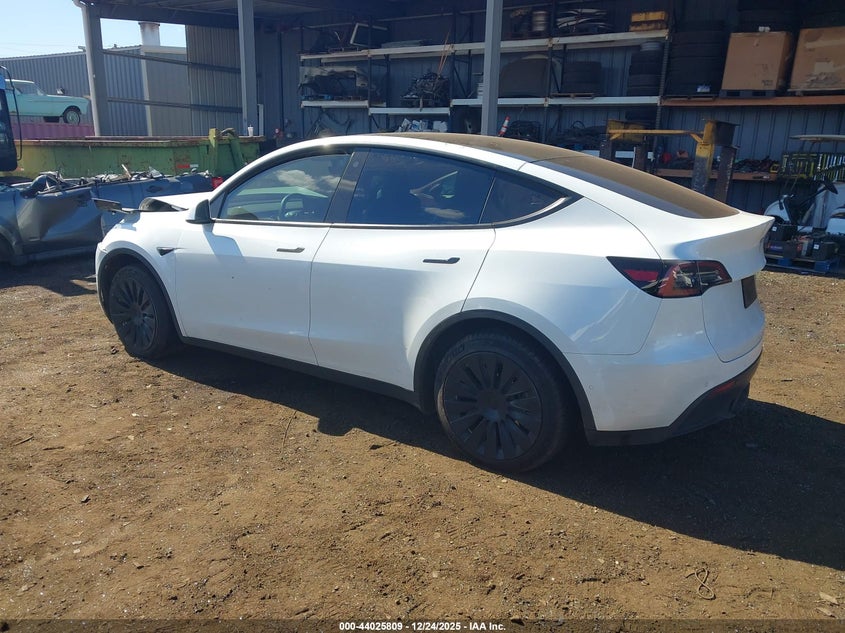 2022 Tesla Model y VIN 7SAYGAEE8NF540779 IAAI salvage auction — FRONT END, Salvage (Hawaii), sold $6,950 on 2026-07-16 (photo 3)