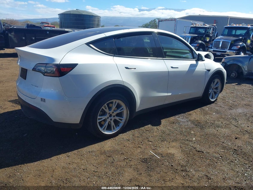 2022 Tesla Model y VIN 7SAYGAEE8NF540779 IAAI salvage auction — FRONT END, Salvage (Hawaii), sold $6,950 on 2026-07-16 (photo 4)