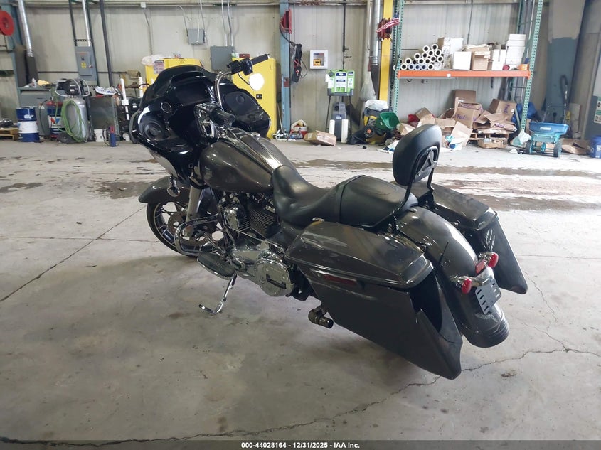 2023 Harley-davidson Road glide VIN 1HD1KTP12PB622417 IAAI salvage auction — REAR END, Salvage (Indiana), sold $8,600 on 2026-07-14 (photo 3)