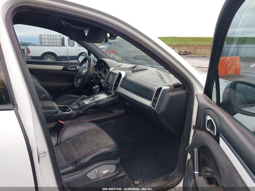 2014 Porsche Cayenne VIN WP1AD2A20ELA73362 IAAI salvage auction — RIGHT FRONT, Salvage (California), sold $1,150 on 2026-07-29 (photo 5)