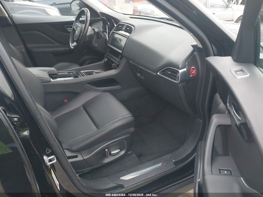 2019 Jaguar F-pace VIN SADCJ2FX6KA396768 IAAI salvage auction — LEFT FRONT, Salvage (California), sold $3,900 on 2026-07-08 (photo 5)