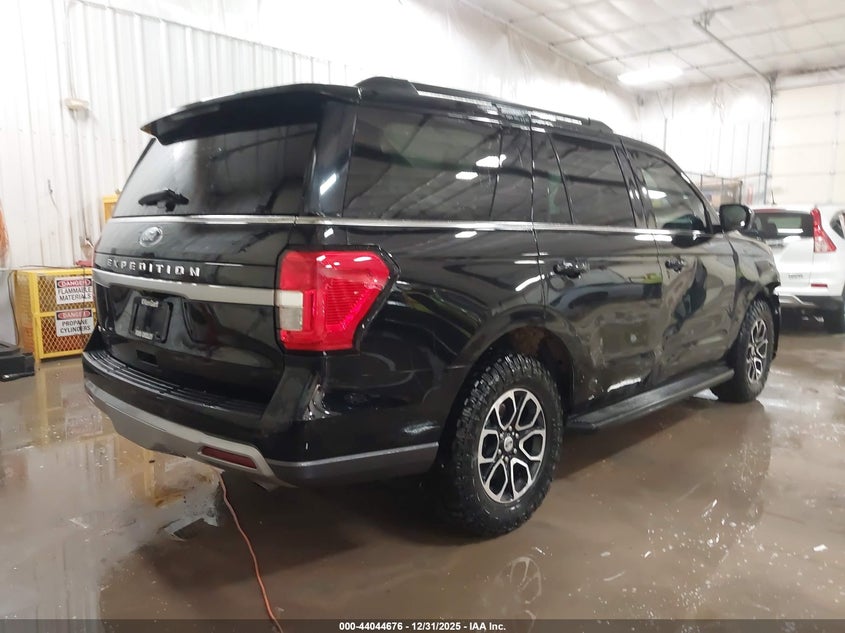 2024 Ford Expedition VIN 1FMJU1J8XREB15168 IAAI salvage auction — RIGHT FRONT, Salvage (Colorado), sold $13,500 on 2026-07-09 (photo 4)