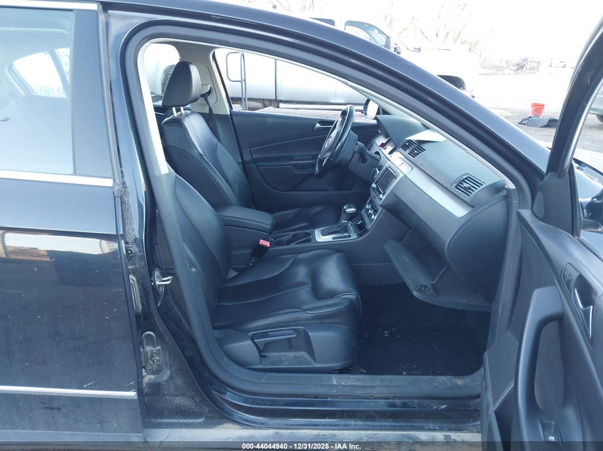 2010 Volkswagen Passat VIN WVWJK7AN9AE097902 IAAI salvage auction — RIGHT FRONT, Clear (Montana), sold $1,200 on 2026-08-10 (photo 5)