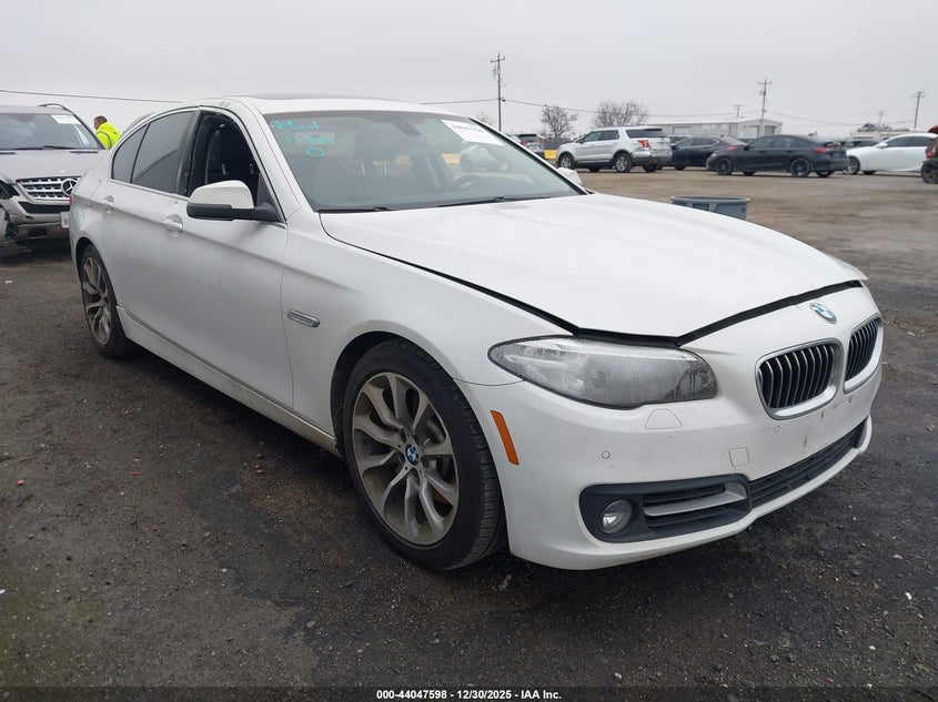 2016 BMW 5er VIN WBA5B1C51GG554126 IAAI salvage auction — REAR END, Salvage Title, sold $2,500 on 2026-08-08 (photo 1)