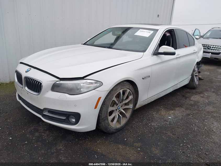 2016 BMW 5er VIN WBA5B1C51GG554126 IAAI salvage auction — REAR END, Salvage Title, sold $2,500 on 2026-08-08 (photo 2)
