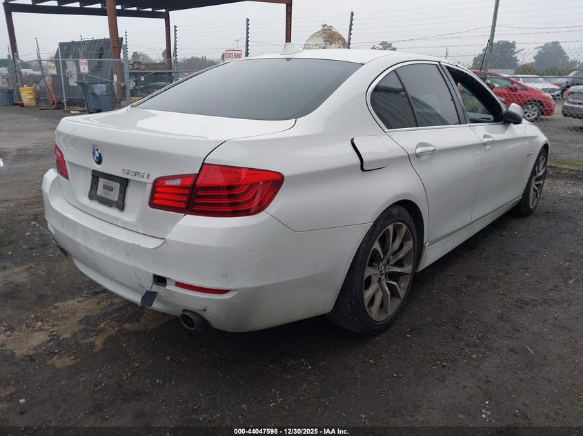 2016 BMW 5er VIN WBA5B1C51GG554126 IAAI salvage auction — REAR END, Salvage Title, sold $2,500 on 2026-08-08 (photo 4)