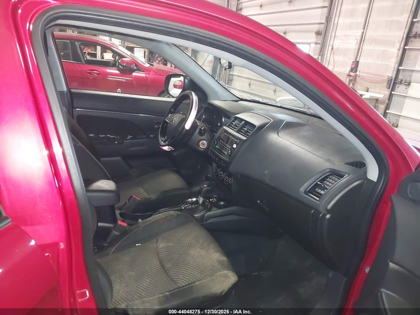 2016 Mitsubishi Outlander VIN JA4AP3AU1GZ065202 IAAI salvage auction — SIDE, Clear (Wisconsin), sold $525 on 2026-07-28 (photo 5)