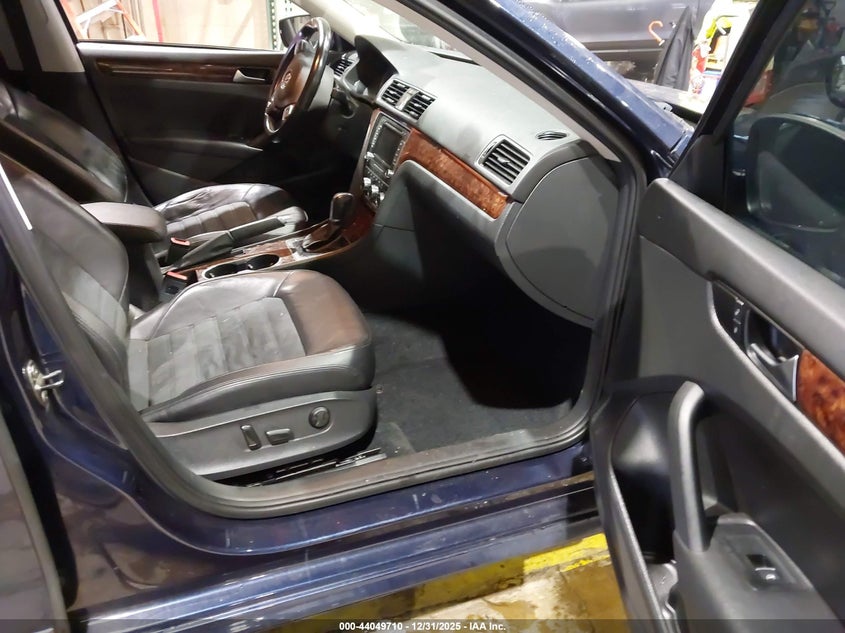 2013 Volkswagen Passat VIN 1VWCP7A36DC032964 IAAI salvage auction — SIDE, Salvage (Indiana), sold $650 on 2026-07-10 (photo 5)