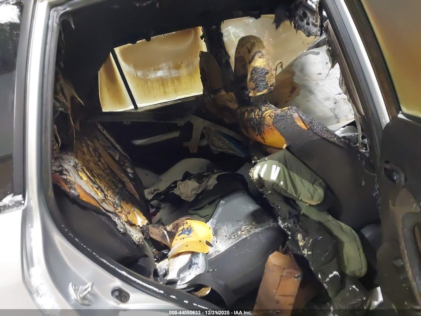 2004 Toyota Rav 4 VIN JTEHD20V746018833 IAAI salvage auction — BURN, Scrap (Michigan), sold $25 on 2026-07-27 (photo 8)