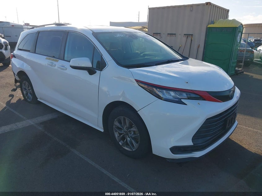 2022 Toyota Sienna VIN 5TDKRKEC5NS076783 IAAI salvage auction — REAR END, Salvage (Hawaii), sold $3,150 on 2026-07-21 (photo 1)