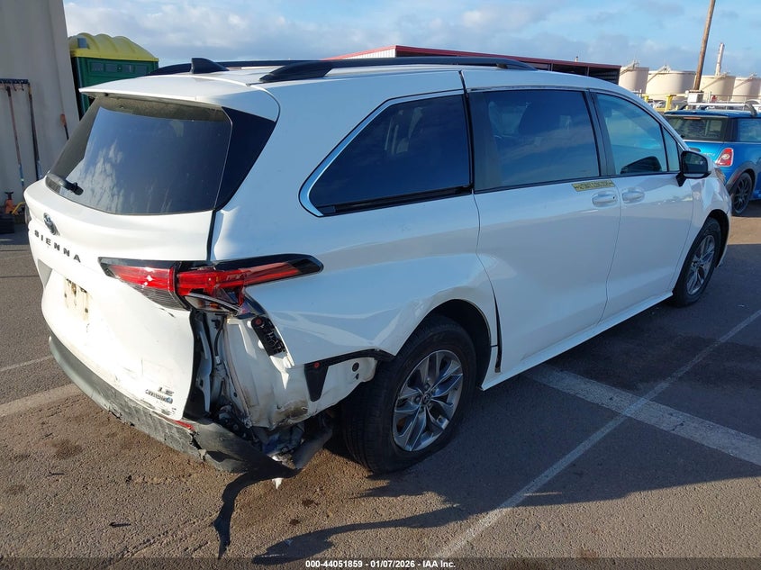 2022 Toyota Sienna VIN 5TDKRKEC5NS076783 IAAI salvage auction — REAR END, Salvage (Hawaii), sold $3,150 on 2026-07-21 (photo 4)