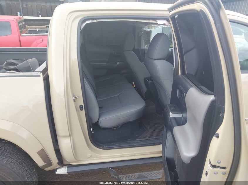 2017 Toyota Tacoma VIN 3TMAZ5CN3HM034697 IAAI salvage auction — FRONT END, Salvage (Hawaii), sold $2,950 on 2026-07-29 (photo 8)