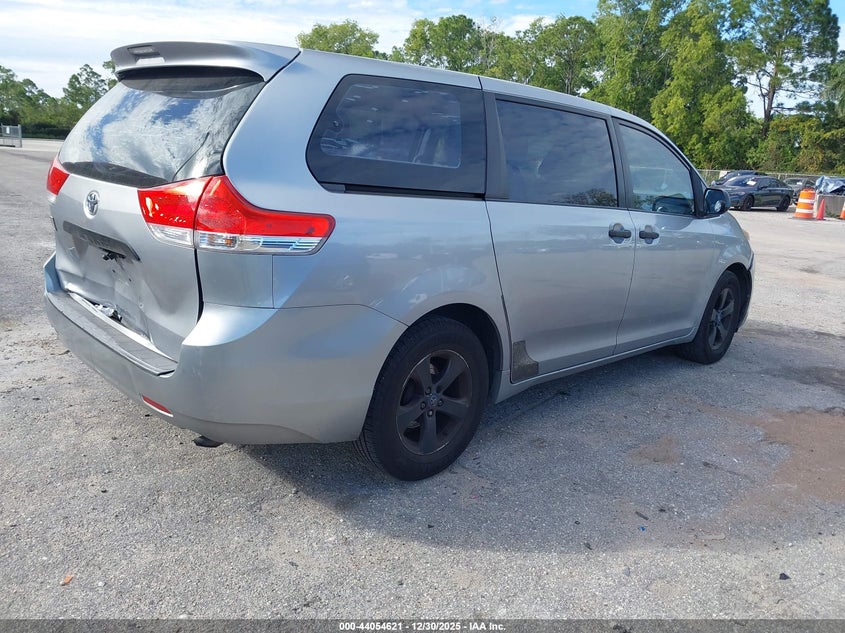 2011 Toyota Sienna VIN 5TDKA3DCXBS008831 IAAI salvage auction — UNKNOWN, Rebuildable (Florida), sold $600 on 2026-07-06 (photo 4)