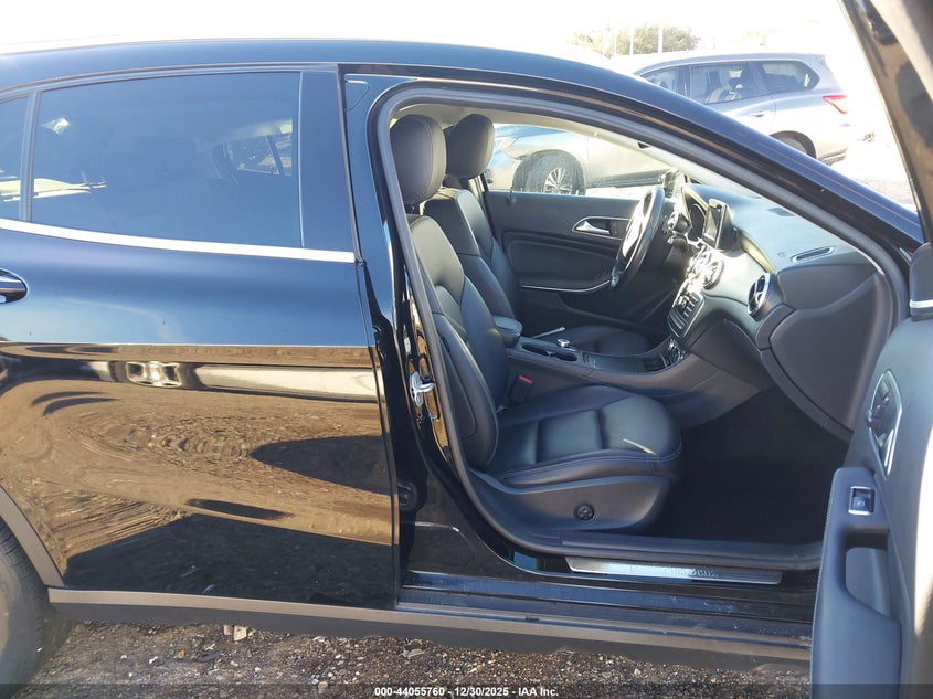 2015 Mercedes-benz Gla-klasse VIN WDCTG4GB2FJ087064 IAAI salvage auction — SIDE, Salvage Title, sold $2,800 on 2026-07-09 (photo 5)