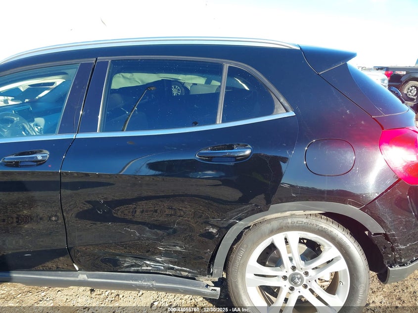 2015 Mercedes-benz Gla-klasse VIN WDCTG4GB2FJ087064 IAAI salvage auction — SIDE, Salvage Title, sold $2,800 on 2026-07-09 (photo 6)