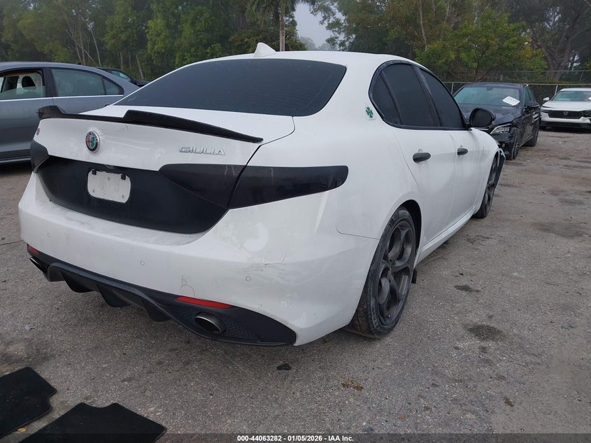 2019 Alfa romeo Giulia VIN ZARFAMBNXK7603478 IAAI salvage auction — FRONT END, Salvage Title, sold $1,900 on 2026-07-20 (photo 4)