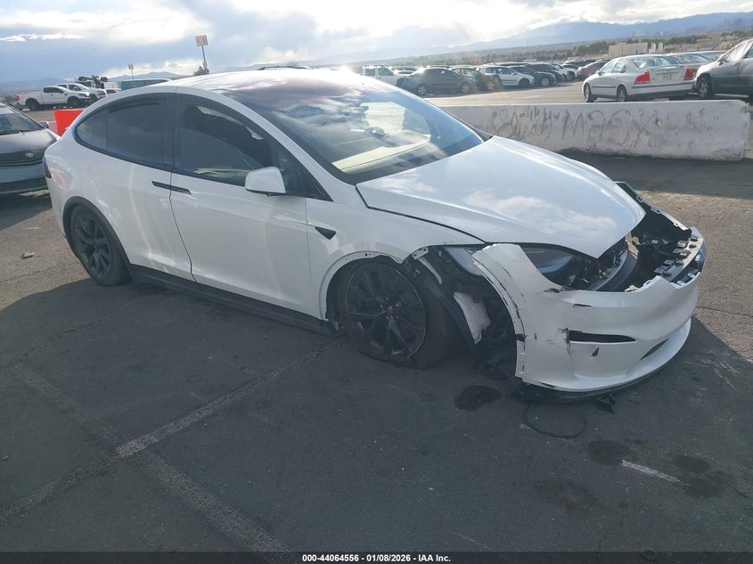 2025 Tesla Model x VIN 7SAXCDE5XSF465748 IAAI salvage auction — FRONT END, Salvage Title, sold $38,100 on 2026-07-17 (photo 1)