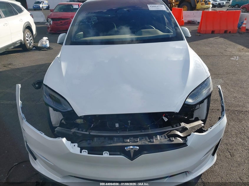 2025 Tesla Model x VIN 7SAXCDE5XSF465748 IAAI salvage auction — FRONT END, Salvage Title, sold $38,100 on 2026-07-17 (photo 6)