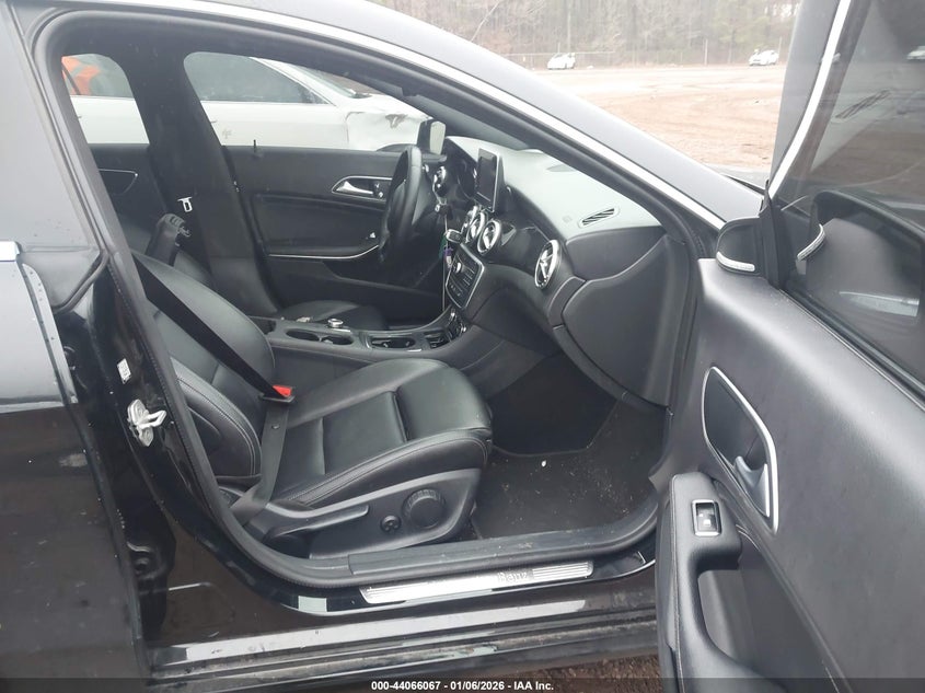 2016 Mercedes-benz Cla-class VIN WDDSJ4GB2GN353492 IAAI salvage auction — UNKNOWN, Clear (Alabama), sold $1,150 on 2026-08-19 (photo 5)