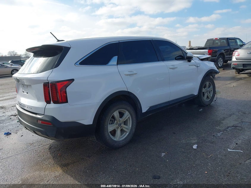 2021 Kia Sorento VIN 5XYRG4LC7MG040625 IAAI salvage auction — RIGHT FRONT, Other, sold $2,250 on 2026-07-14 (photo 4)