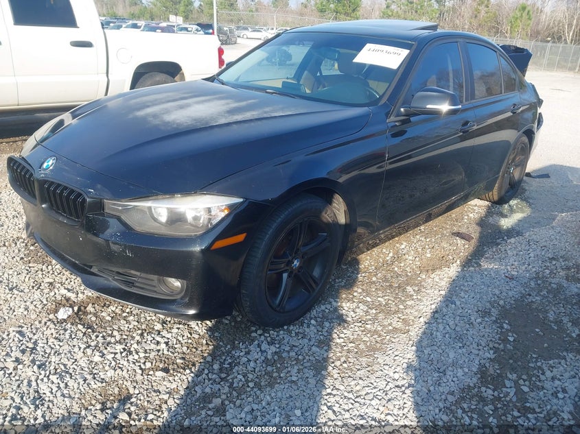 2014 BMW 3er VIN WBA3C1C5XEK106465 IAAI salvage auction — REAR END, Salvage (Mississippi), sold $1,200 on 2026-08-07 (photo 2)