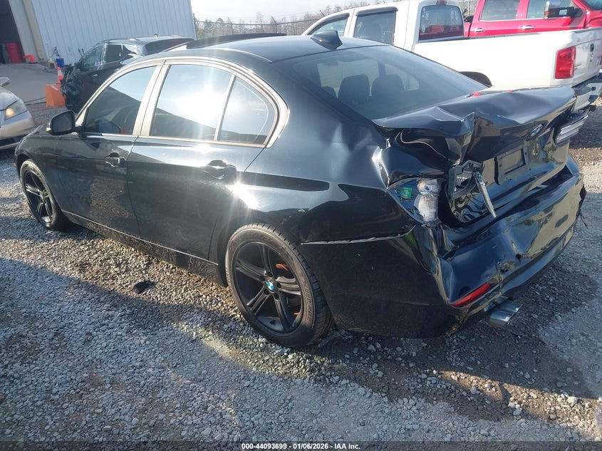 2014 BMW 3er VIN WBA3C1C5XEK106465 IAAI salvage auction — REAR END, Salvage (Mississippi), sold $1,200 on 2026-08-07 (photo 3)